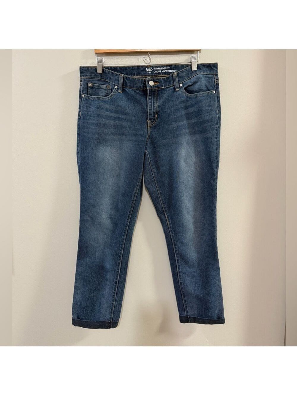 GAP Women's Dark Blue Boyfriend Fit Cuffed Hem Jeans. Size 14/32